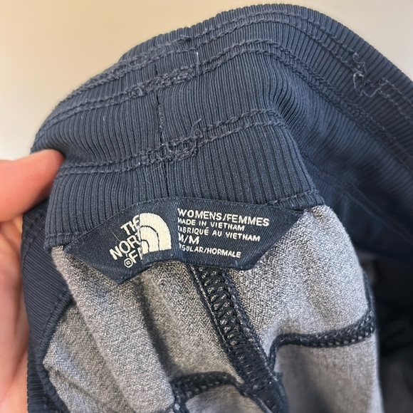 The North Face Women’s Pants Size Medium - Picture 5 of 5